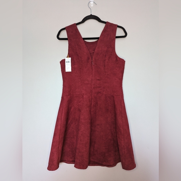 BCBGâ•‘Red Suede Dressâ•‘Size 8 - Picture 2 of 4